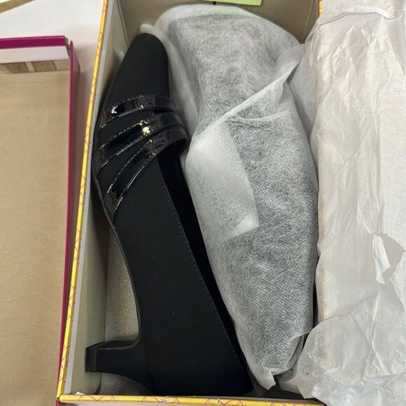 Easy Street Black Low Heel square toe pumps - Picture 4 of 5